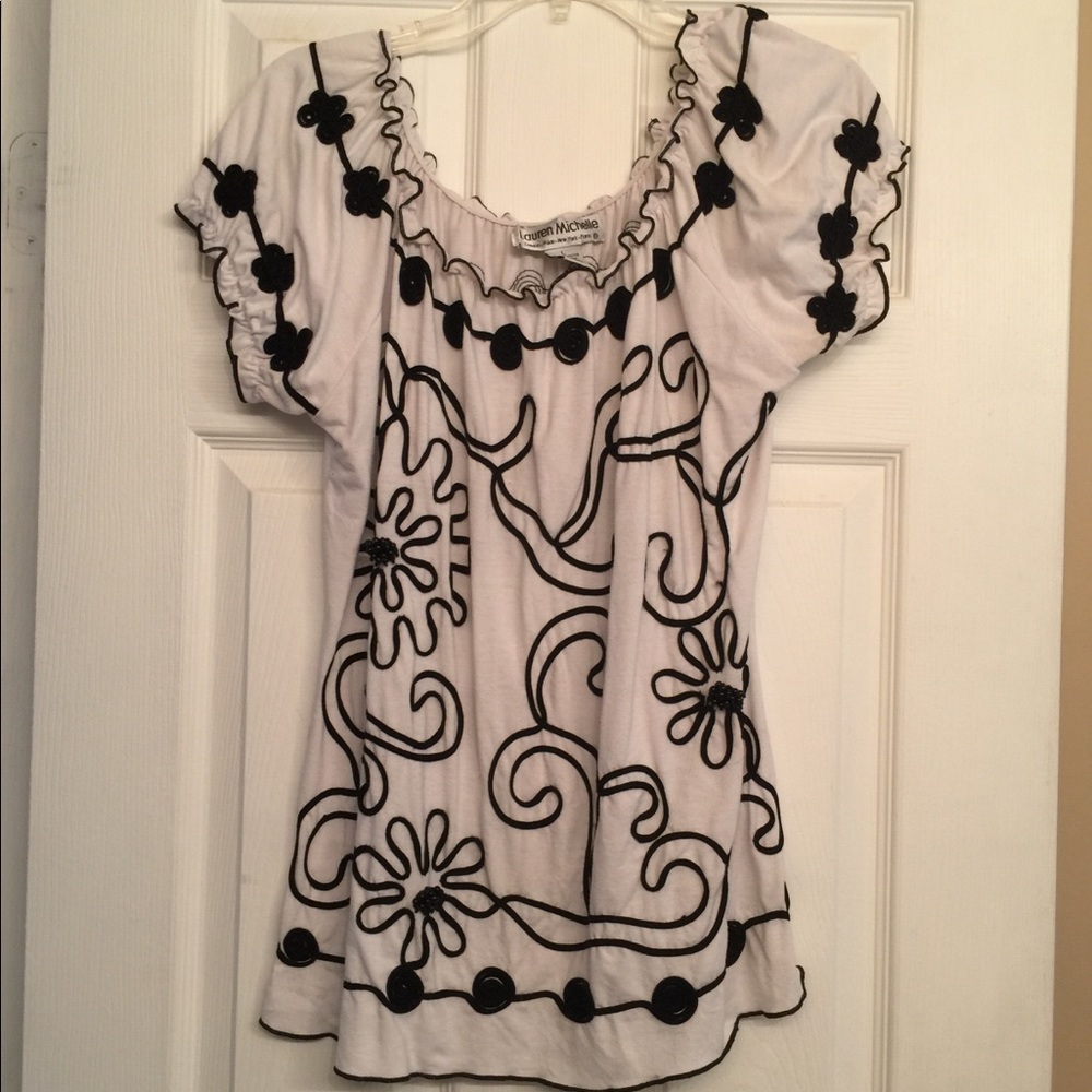 ✨$5 Bargain✨ {Lauren Michelle} Beaded Floral Top